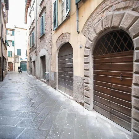 Mirella S Cozy In Center Town * Lucca